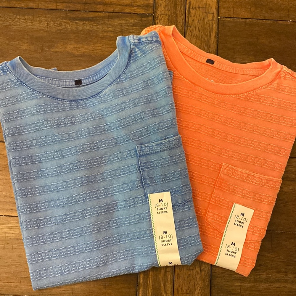 You get both! Great texture! No logo.